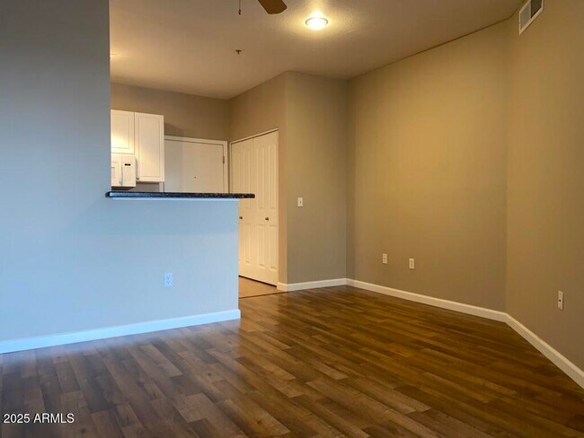 Building Photo - 1701 E Colter St