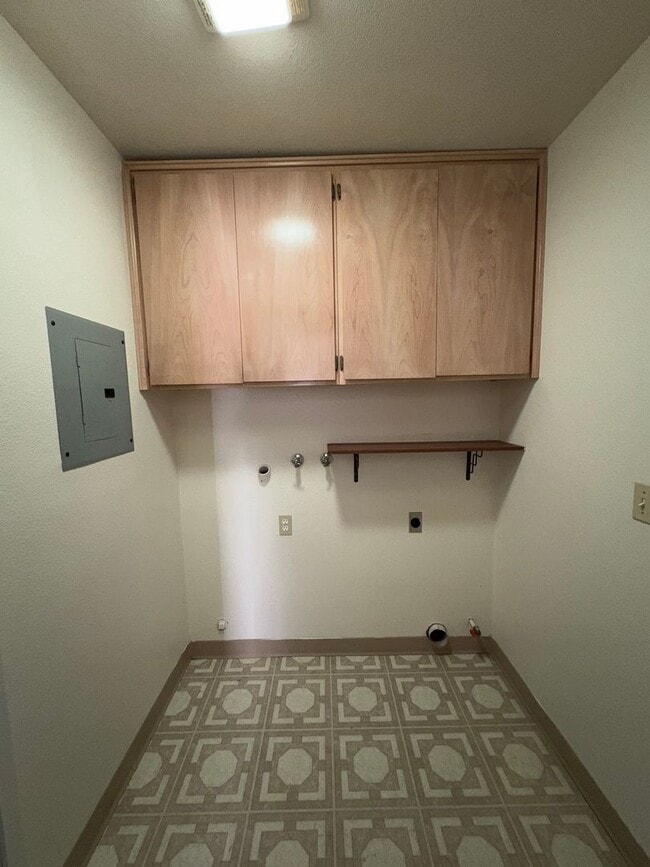 Building Photo - NW Condo coming soon!