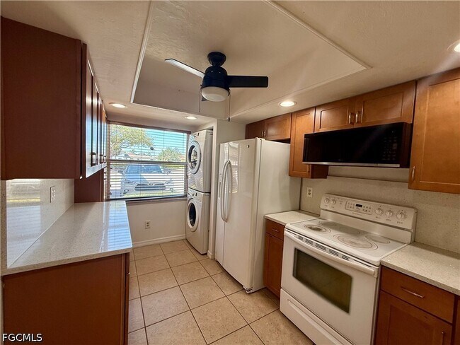 Building Photo - 1429 Cape Coral Pkwy W
