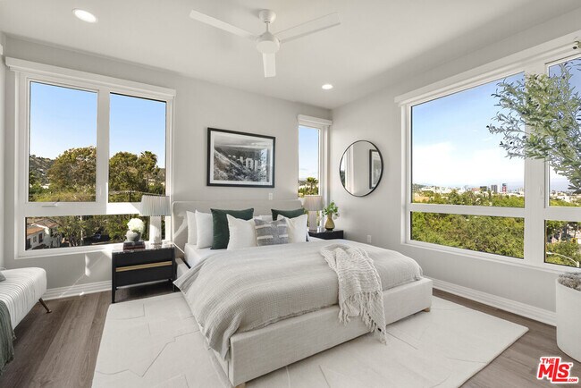 Building Photo - 7428 Santa Monica Blvd