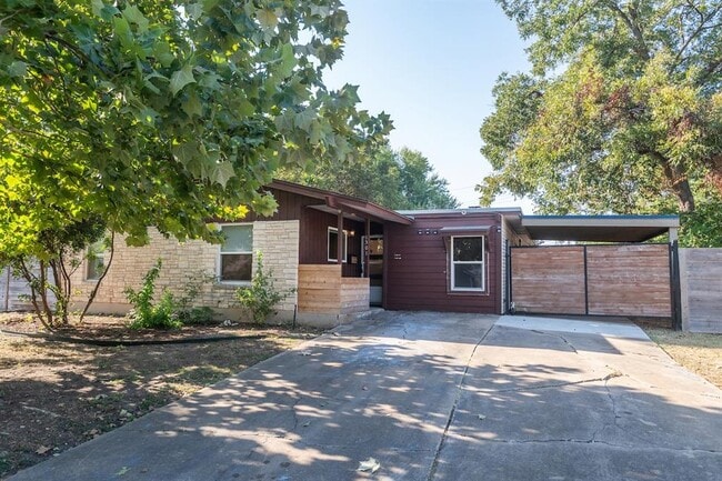 Building Photo - 1301 Clearfield Dr