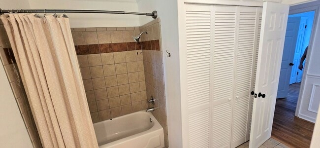 Building Photo - Cutest move-in ready brick ranch in Pfafft...