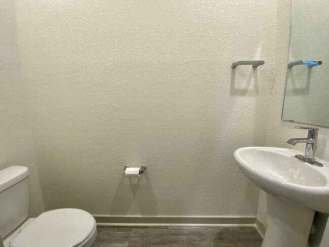 Building Photo - Beautiful 3bed/2.5bath in Northeast Austin!!