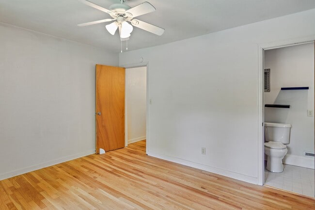 Building Photo - 3 bedroom, 2 bathroom in Northeast Jackson!