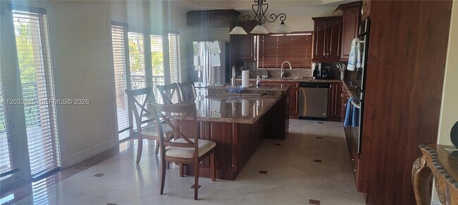 Building Photo - 51 W Plaza Del Lago
