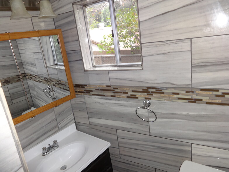 Bathroom - 1972 Avalon St