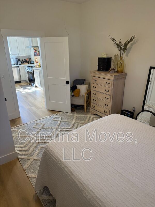 Building Photo - 6 10th St