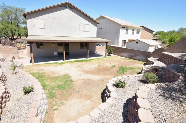 Building Photo - 10226 E Desert Eden Pl
