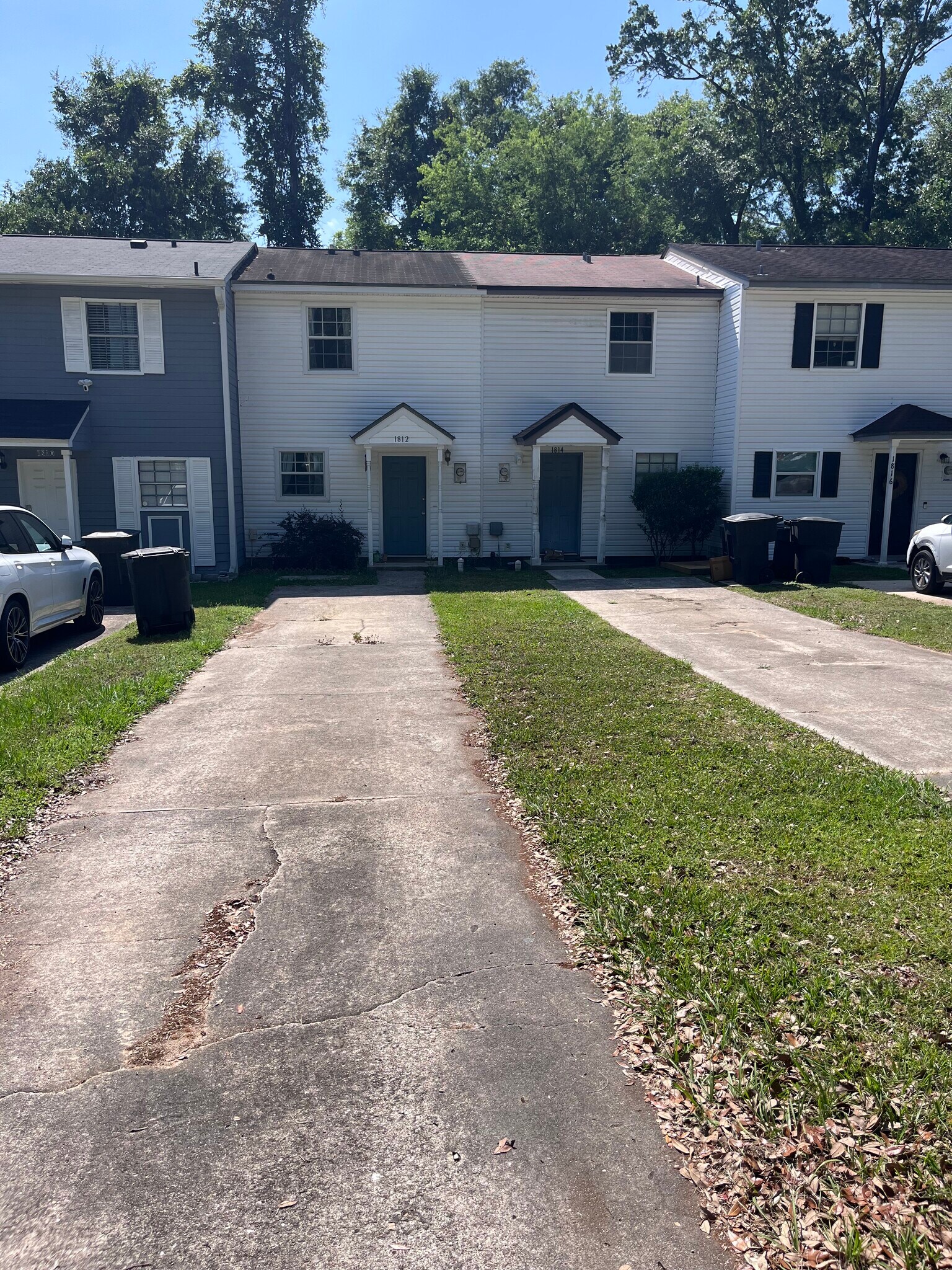 Building Photo - 1812 Lilac Ln