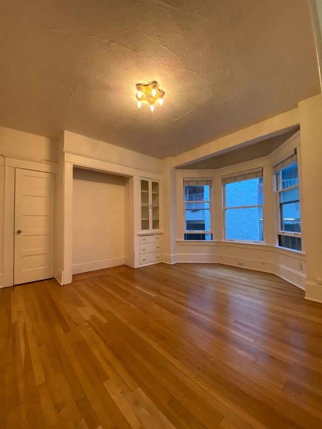 Building Photo - 2190 W Burnside, #307