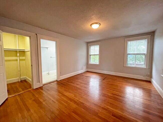 Building Photo - 399 Newtonville Ave