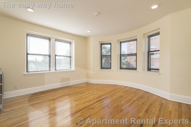 Building Photo - 123 Highland Ave