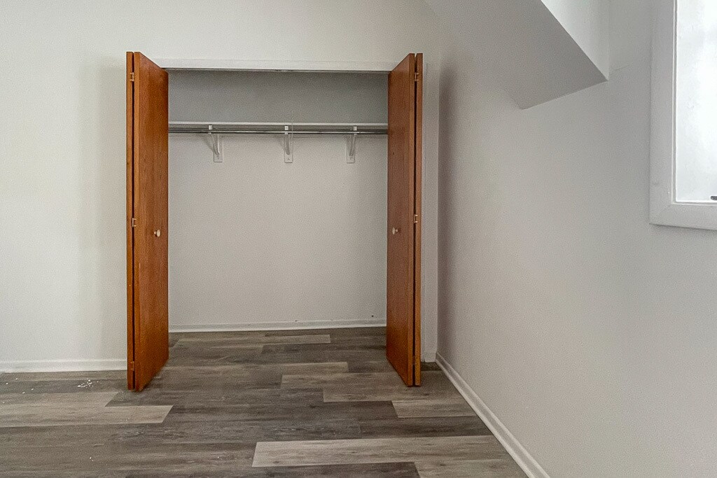 Building Photo - 1834 W Henderson St