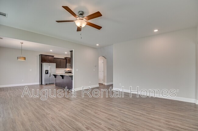 Building Photo - 1110 George W Crawford Dr