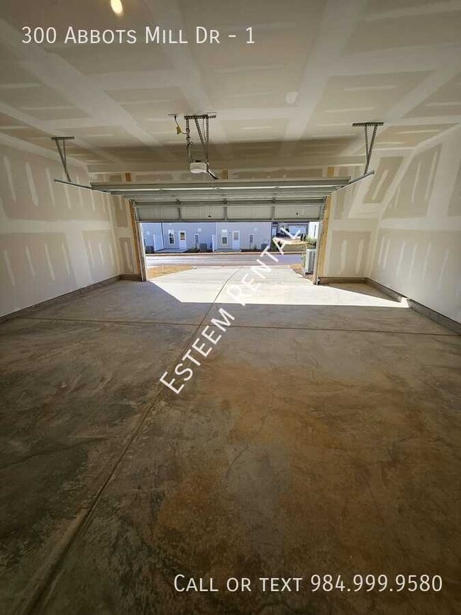 Building Photo - 300 Abbots Ml Dr