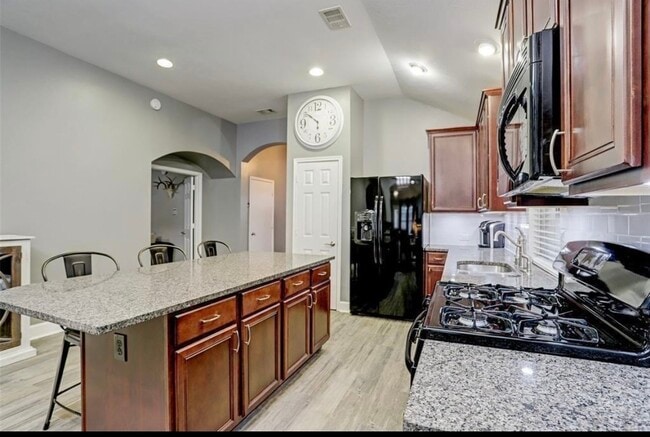 Building Photo - 16707 Promenade Park