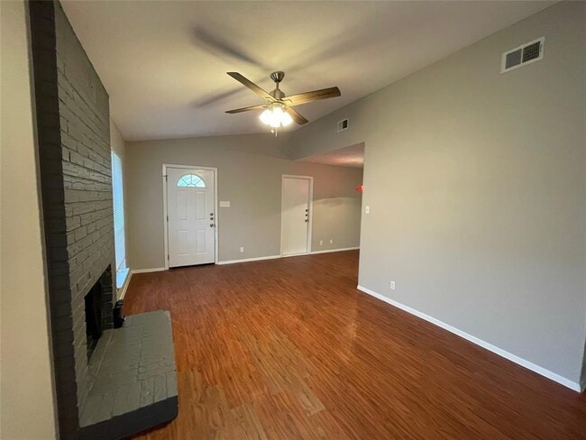 Building Photo - 7214 Lilac Ln