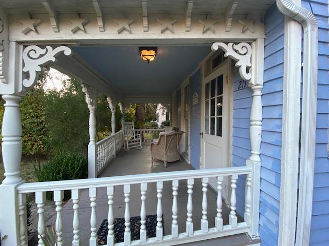 Building Photo - 211 Christian Ave