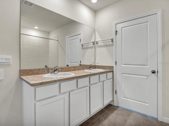 Building Photo - 12537 Night View Dr