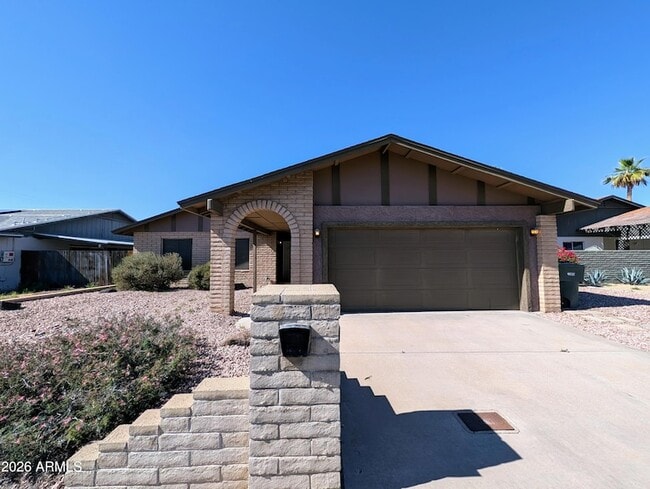 Building Photo - 10044 N 39th Ln