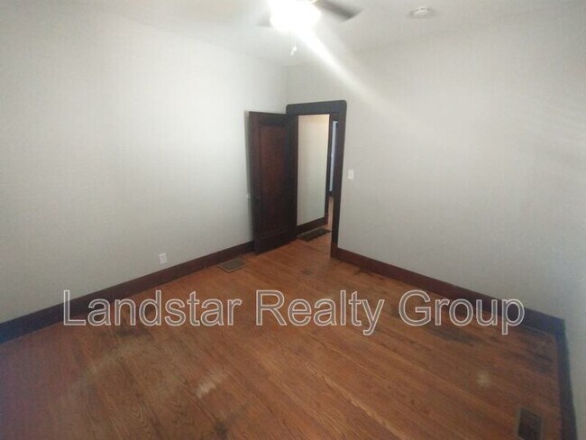 Building Photo - 1508 Sale Ave