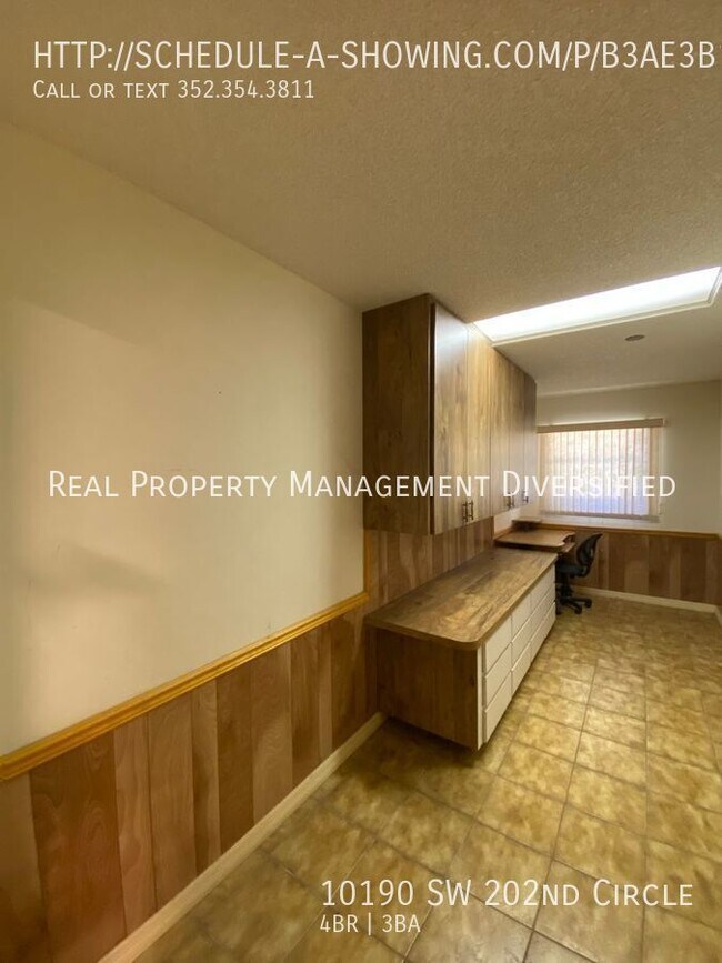 Building Photo - Rainbow Springs  Woodlands - 4/3/2 - Plus ...