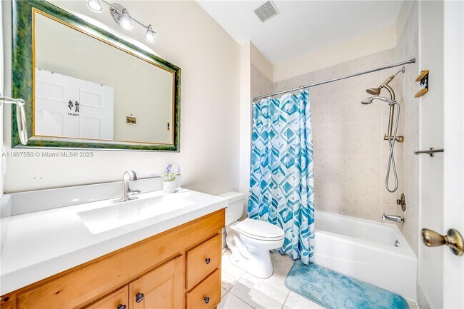 Building Photo - 1241 S 13th Ave