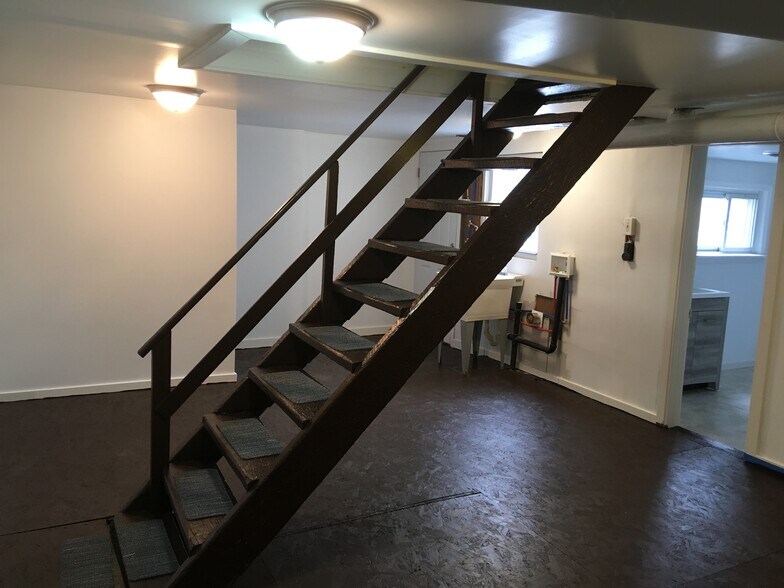 Building Photo - 4561 Mt Troy Rd