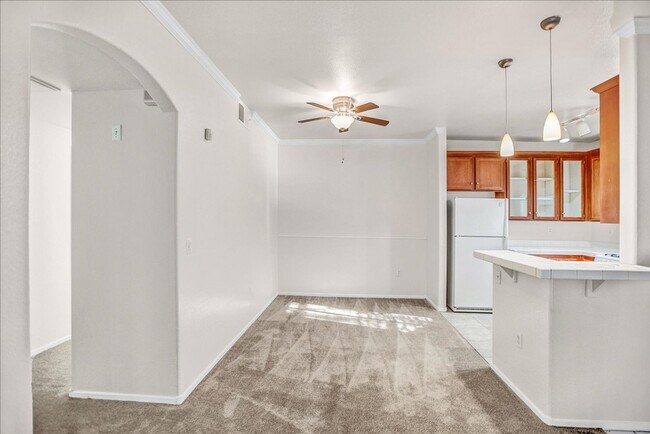 Building Photo - Pacific Legends 2 Bed Condo Near Pool