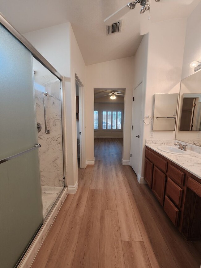 Building Photo - Single-Story 2-Bed | 55+ Community | Henderson