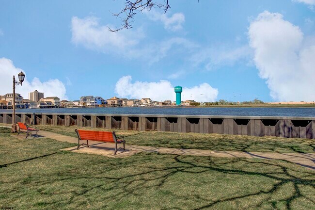 Building Photo - 13 N Victoria Ave