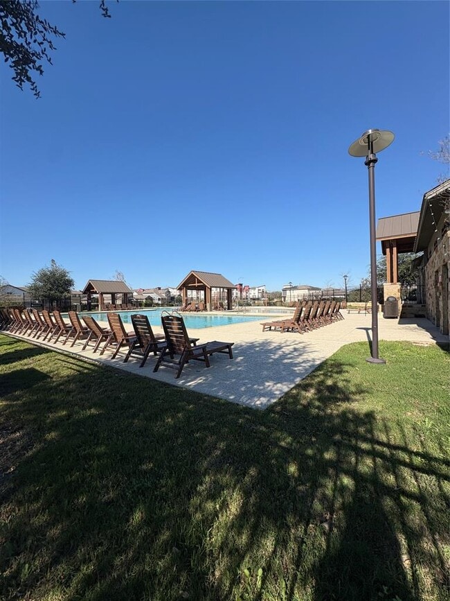 Building Photo - 2011 Langdale Ln