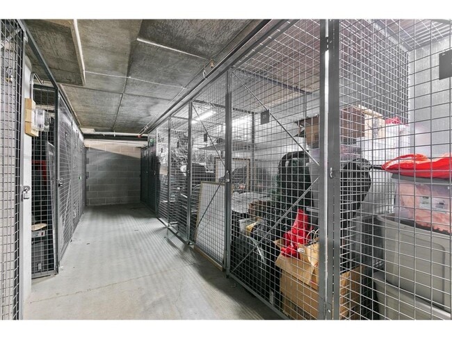 Building Photo - 290 Market St