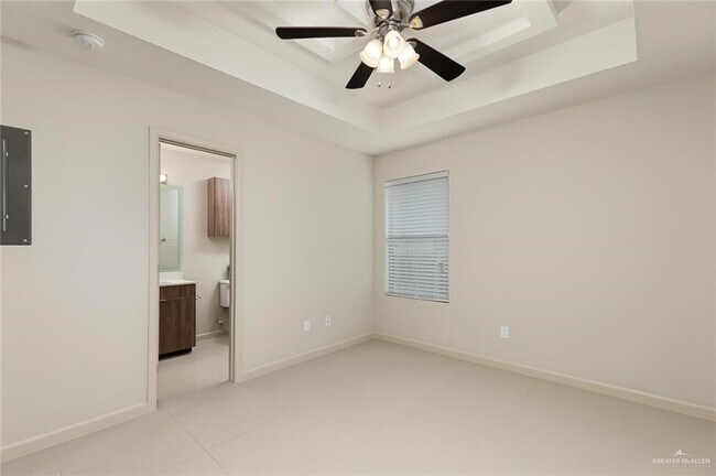 Building Photo - 12 Deer Hls