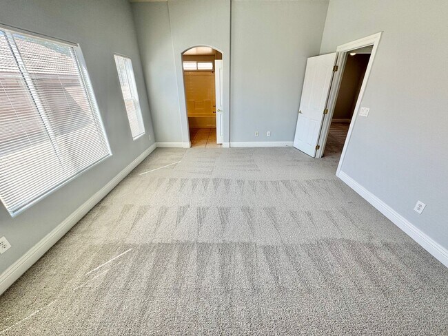 Building Photo - Stunning 4 bedroom home offering comfort and space in North Las Vegas