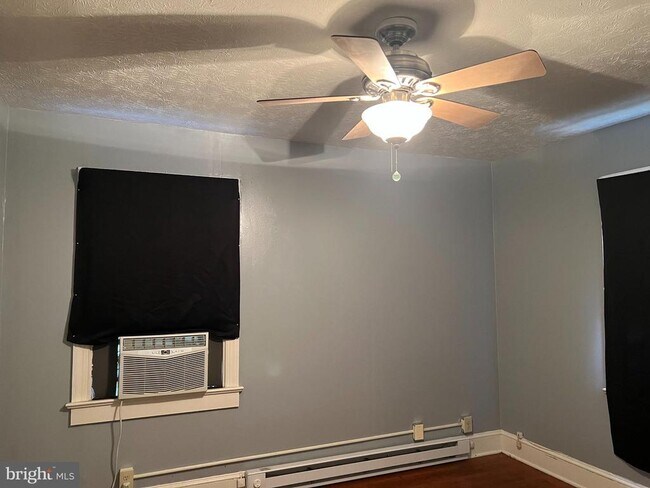 Building Photo - 110 S Charles St