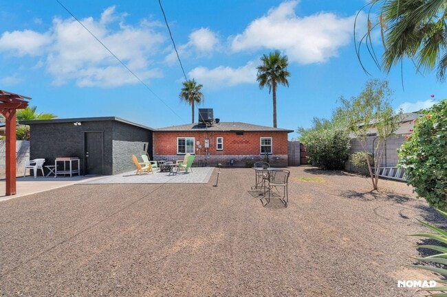 Building Photo - Charming 2BR House in Phoenix