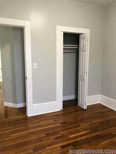 Building Photo - 94 E Cottage St