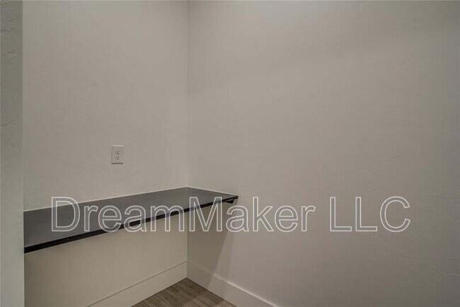 Building Photo - 138 Trimble Dr