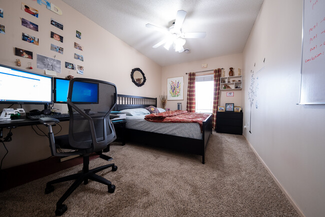 Building Photo - 5157 Yuma Ln N