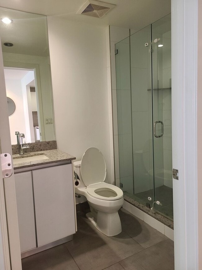 Building Photo - Live in the heart of West LA’s most iconic dining destination—Sawtelle