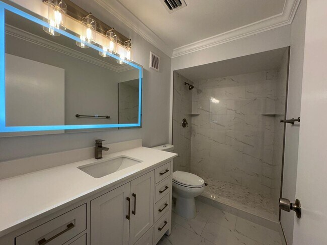 Building Photo - PGA National Beautiful 2 Bedroom 3 Bath Co...