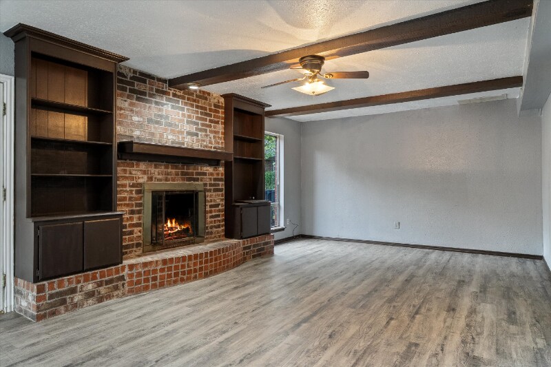 Building Photo - 11009 Bel Air Pl