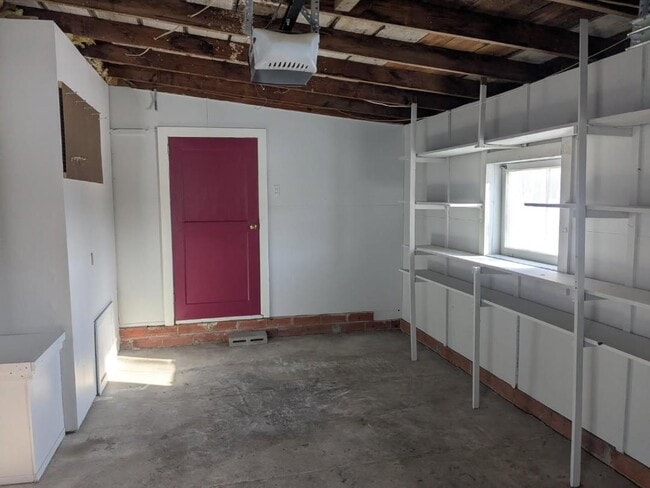 Building Photo - 306 S Kirkwood St