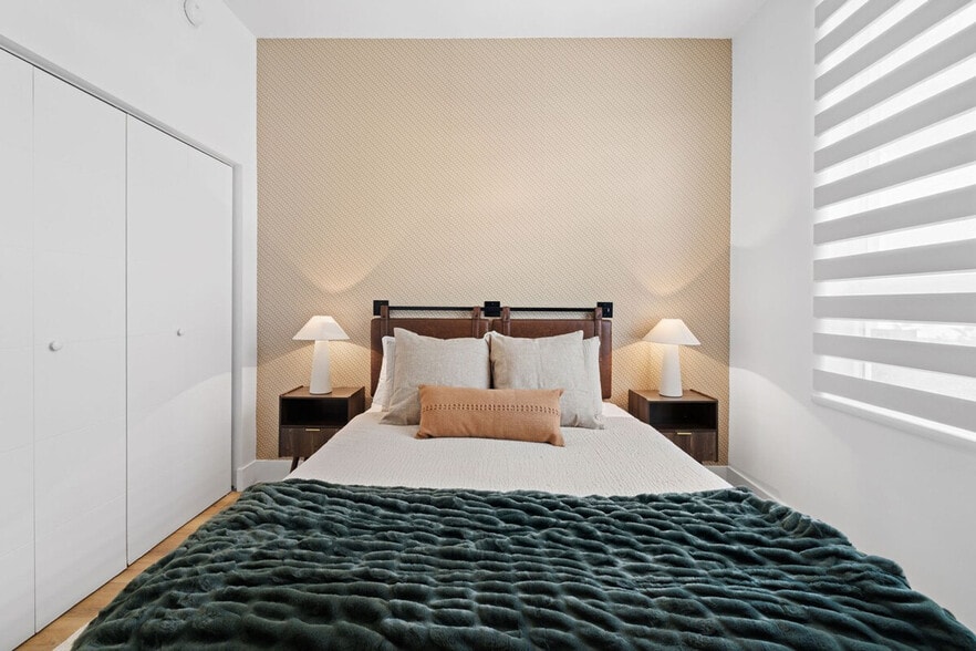 Building Photo - 41 NW 16th Ave