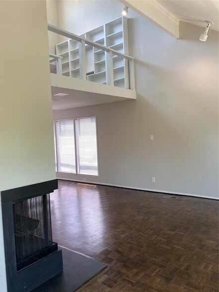 Building Photo - 3936 Travis St