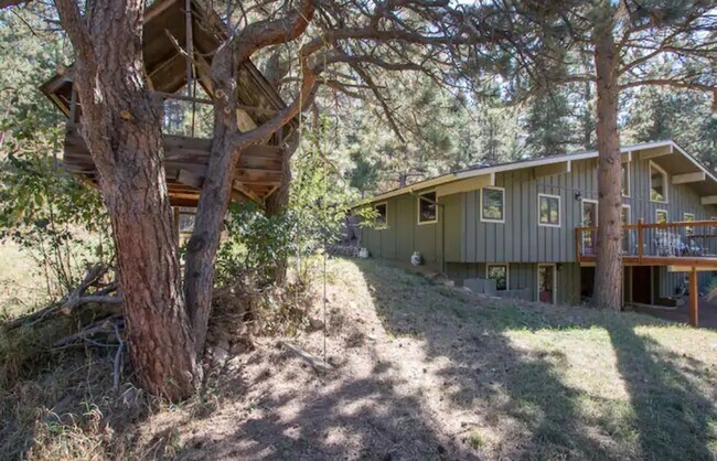 Building Photo - Available Now! Boulder’s Best-Kept Secret Fully Furnished | Mountain Living in Town