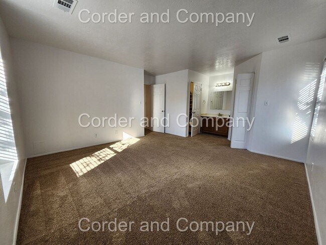 Building Photo - COMING SOON Nice 3 Bedroom, 1 3/4 Bathroom, 2 Car Garage and 1,452 Sq Ft. Home in Western Hills, ...