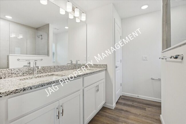 Building Photo - 233 Bird of Paradise Dr