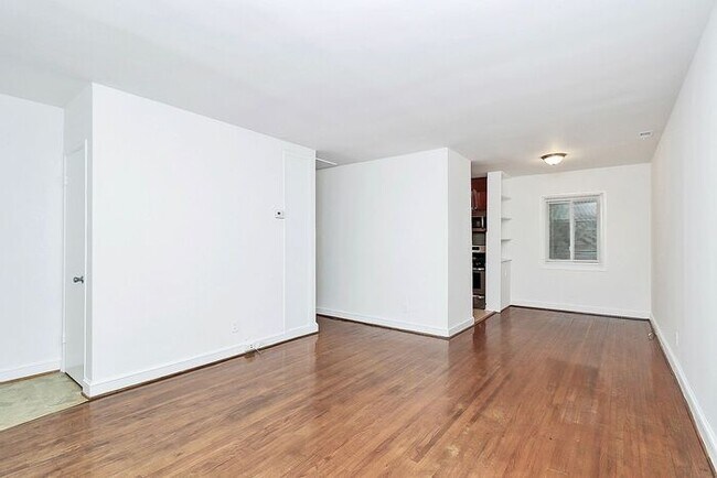Building Photo - Charming 2BD/1BA Unit on Pecan Ave!